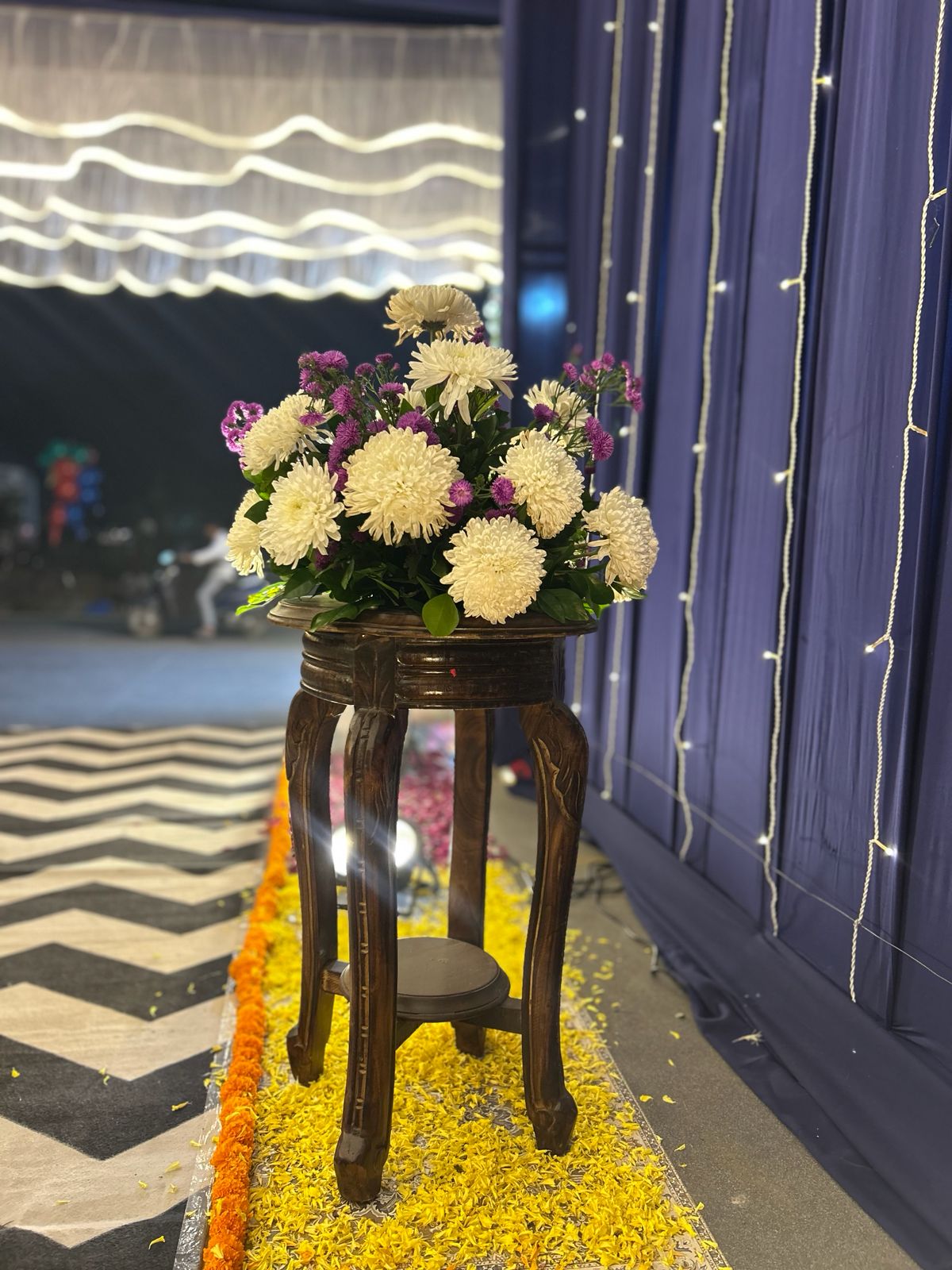 Reception Lounge Decoration Science City Ahmedabad by Siddhi Vinayak Decorators